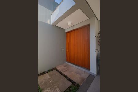 Casa de condomínio para alugar com 311m², 4 quartos e 4 vagas Casa de condomínio para alugar com 311m², 4 quartos e 4 vagasFachada