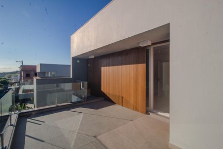 Casa de condomínio para alugar com 311m², 4 quartos e 4 vagas Casa de condomínio para alugar com 311m², 4 quartos e 4 vagasVaranda