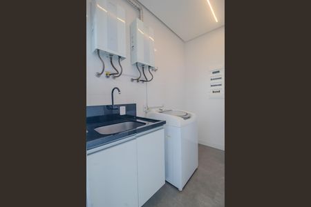 Casa de condomínio para alugar com 311m², 4 quartos e 4 vagas Casa de condomínio para alugar com 311m², 4 quartos e 4 vagasÁrea de Serviço