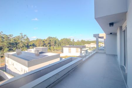 Casa de condomínio para alugar com 311m², 4 quartos e 4 vagas Casa de condomínio para alugar com 311m², 4 quartos e 4 vagasVaranda