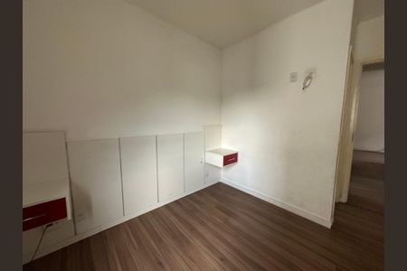 Apartamento à venda com 80m², 3 quartos e 2 vagas Apartamento à venda com 80m², 3 quartos e 2 vagasSuíte