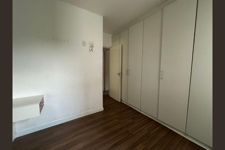 Apartamento à venda com 80m², 3 quartos e 2 vagas Apartamento à venda com 80m², 3 quartos e 2 vagasSuíte