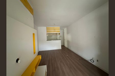 Apartamento à venda com 80m², 3 quartos e 2 vagas Apartamento à venda com 80m², 3 quartos e 2 vagasSala