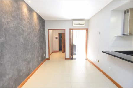 Apartamento à venda com 67m², 2 quartos e 1 vagaSala