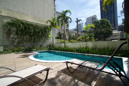 Apartamento para alugar com 69m², 2 quartos e 2 vagas Apartamento para alugar com 69m², 2 quartos e 2 vagasÁrea comum - Piscina