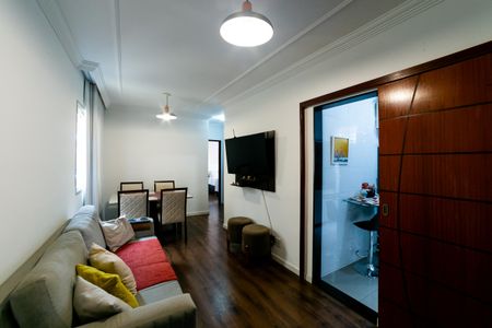 Apartamento à venda com 75m², 2 quartos e 1 vaga Apartamento à venda com 75m², 2 quartos e 1 vagaSala