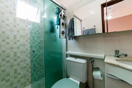 Apartamento à venda com 75m², 2 quartos e 1 vaga Apartamento à venda com 75m², 2 quartos e 1 vagaBanheiro da Suíte