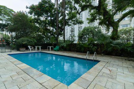 Apartamento à venda com 75m², 1 quarto e 2 vagas Apartamento à venda com 75m², 1 quarto e 2 vagasÁrea comum - Piscina