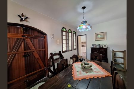 Casa à venda com 3 quartos, 200m² em Itaipu, Niterói