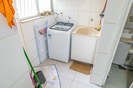 Apartamento para alugar com 65m², 5 quartos e 1 vagaarea de serviço