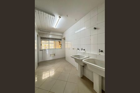 Apartamento para alugar com 212m², 4 quartos e 4 vagas Apartamento para alugar com 212m², 4 quartos e 4 vagasÁrea de Serviço