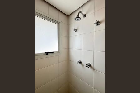 Apartamento para alugar com 212m², 4 quartos e 4 vagas Apartamento para alugar com 212m², 4 quartos e 4 vagasBanheiro da Suíte 2