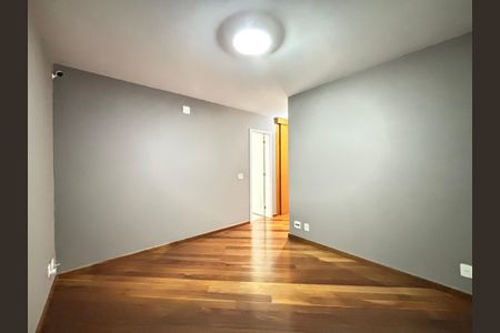Apartamento para alugar com 212m², 4 quartos e 4 vagas Apartamento para alugar com 212m², 4 quartos e 4 vagasSuíte 4