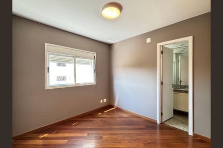 Apartamento para alugar com 212m², 4 quartos e 4 vagas Apartamento para alugar com 212m², 4 quartos e 4 vagasSuíte 3