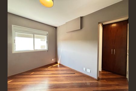 Apartamento para alugar com 212m², 4 quartos e 4 vagas Apartamento para alugar com 212m², 4 quartos e 4 vagasSuíte 2