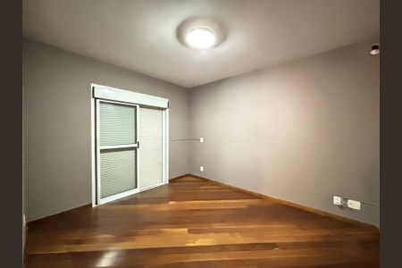 Apartamento para alugar com 212m², 4 quartos e 4 vagas Apartamento para alugar com 212m², 4 quartos e 4 vagasSuíte 4