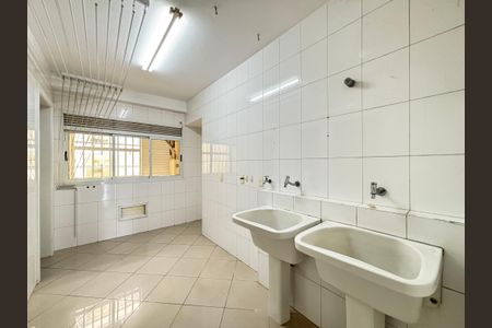 Apartamento para alugar com 212m², 4 quartos e 4 vagas Apartamento para alugar com 212m², 4 quartos e 4 vagasÁrea de Serviço