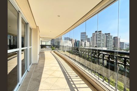 Apartamento para alugar com 212m², 4 quartos e 4 vagas Apartamento para alugar com 212m², 4 quartos e 4 vagasVaranda da Sala