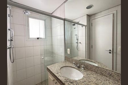 Apartamento para alugar com 212m², 4 quartos e 4 vagas Apartamento para alugar com 212m², 4 quartos e 4 vagasBanheiro da Suíte 3