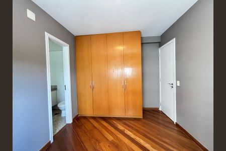 Apartamento para alugar com 212m², 4 quartos e 4 vagas Apartamento para alugar com 212m², 4 quartos e 4 vagasSuíte 3