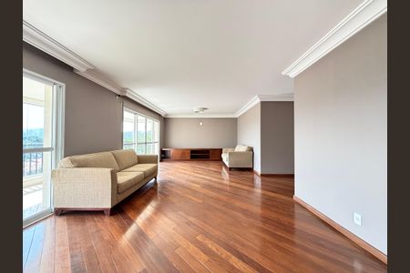 Apartamento para alugar com 212m², 4 quartos e 4 vagas Apartamento para alugar com 212m², 4 quartos e 4 vagasSala