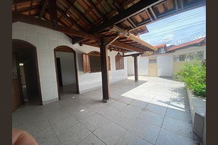 Foto 02 de casa à venda com 3 quartos, 175m² em Serrano, Belo Horizonte