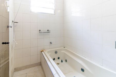 Casa para alugar com 167m², 3 quartos e 4 vagasBanheiro da Suíte