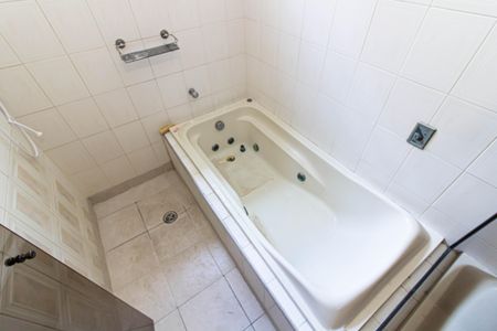 Casa para alugar com 167m², 3 quartos e 4 vagasBanheiro da Suíte