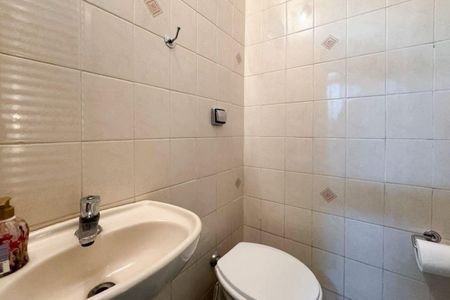 Casa à venda com 146m², 3 quartos e 2 vagasBanheiro de serviço