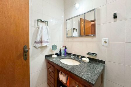 Casa à venda com 146m², 3 quartos e 2 vagasBanheiro - Suíte 2
