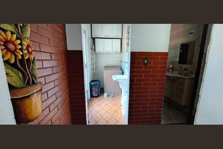 Casa à venda com 200m², 4 quartos e 1 vagaÁrea de serviço