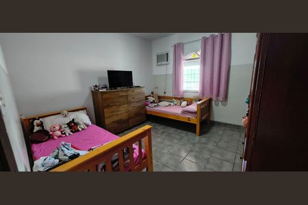 Casa à venda com 200m², 4 quartos e 1 vagaQuarto