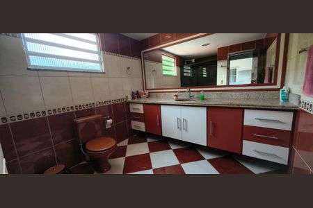 Casa à venda com 200m², 4 quartos e 1 vagaBanheiro