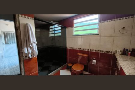 Casa à venda com 200m², 4 quartos e 1 vagaBanheiro