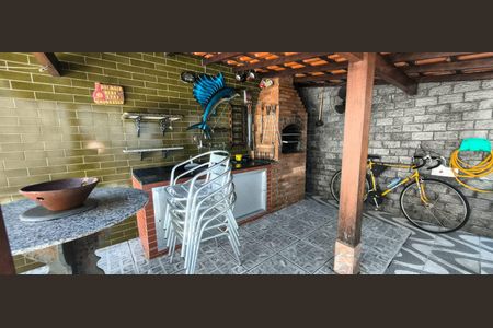 Casa à venda com 200m², 4 quartos e 1 vagaÁrea churrasqueira