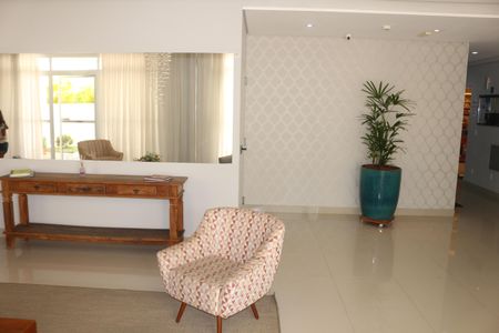 Apartamento à venda com 67m², 2 quartos e 2 vagasHall social