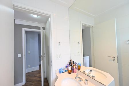 Apartamento à venda com 170m², 3 quartos e 4 vagasBanheiro da Suíte 2