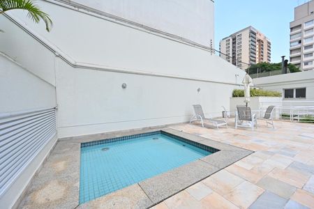 Apartamento à venda com 170m², 3 quartos e 4 vagasPiscina