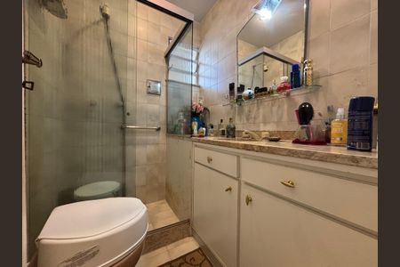 Apartamento à venda com 128m², 2 quartos e 1 vaga Apartamento à venda com 128m², 2 quartos e 1 vagaSuíte - banheiro