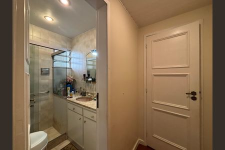 Apartamento à venda com 128m², 2 quartos e 1 vaga Apartamento à venda com 128m², 2 quartos e 1 vagaSuíte - banheiro