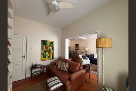 Apartamento à venda com 128m², 2 quartos e 1 vaga Apartamento à venda com 128m², 2 quartos e 1 vagaSala