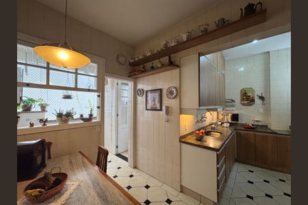 Apartamento à venda com 128m², 2 quartos e 1 vaga Apartamento à venda com 128m², 2 quartos e 1 vagaCozinha