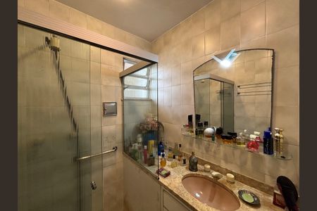 Apartamento à venda com 128m², 2 quartos e 1 vaga Apartamento à venda com 128m², 2 quartos e 1 vagaSuíte - banheiro