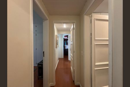 Apartamento à venda com 128m², 2 quartos e 1 vaga Apartamento à venda com 128m², 2 quartos e 1 vagaSala - corredor de acesso aos quartos