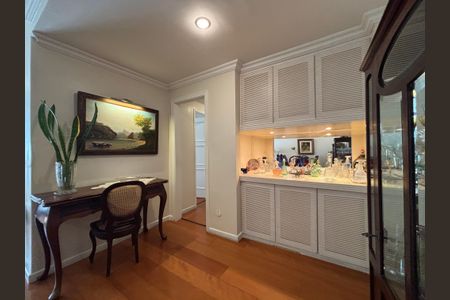 Apartamento à venda com 128m², 2 quartos e 1 vaga Apartamento à venda com 128m², 2 quartos e 1 vagaSala