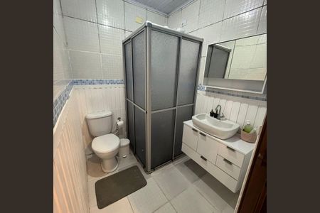 Banheiro de casa para alugar com 2 quartos, 70m² em Vila Dalva, São Paulo