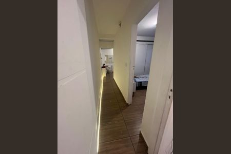 Corredor de casa para alugar com 2 quartos, 70m² em Vila Dalva, São Paulo