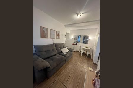 Sala de casa para alugar com 2 quartos, 70m² em Vila Dalva, São Paulo