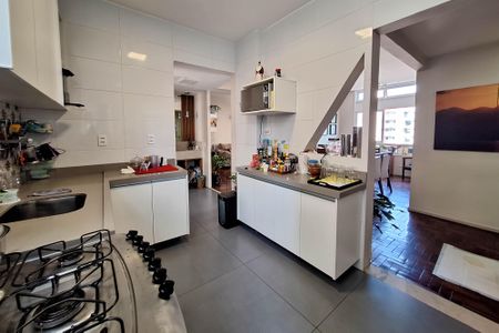 Apartamento à venda com 135m², 4 quartos e 2 vagasCozinha