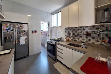 Apartamento à venda com 135m², 4 quartos e 2 vagasCozinha